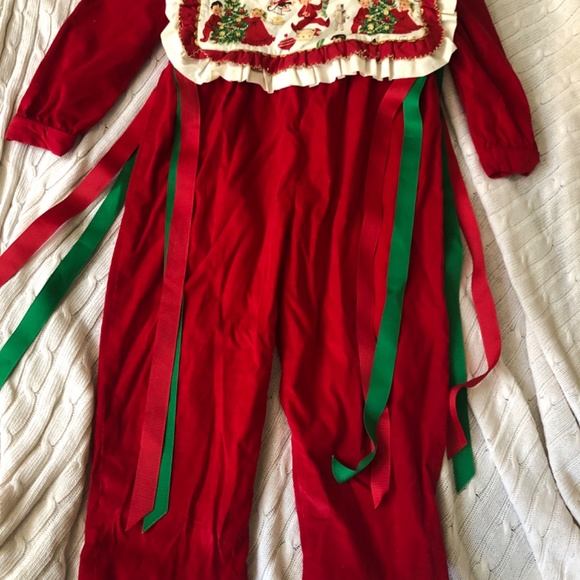 Hand sewed red Thomas Christmas girls outfits 25$ - Picture 4 of 4